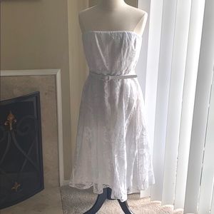 ✅White House Black Market Strapless Lace Dress